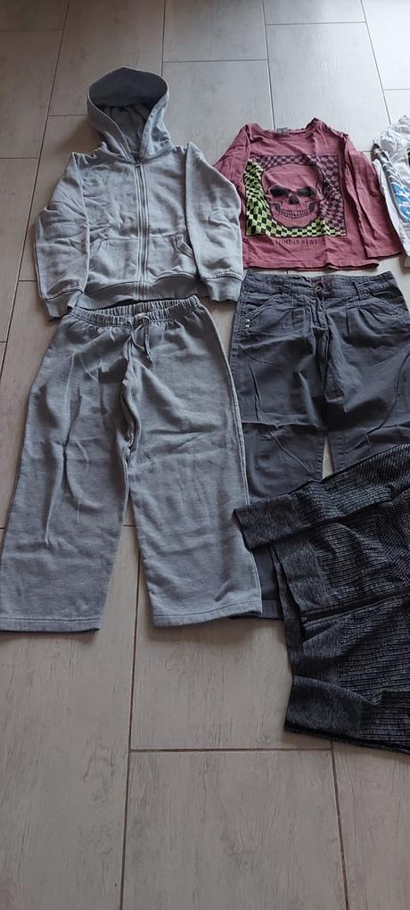 Balík oblečenia č. 134-146 - spolu 7eur, 140–152