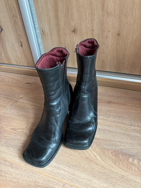 Kožené čižmy, items,38