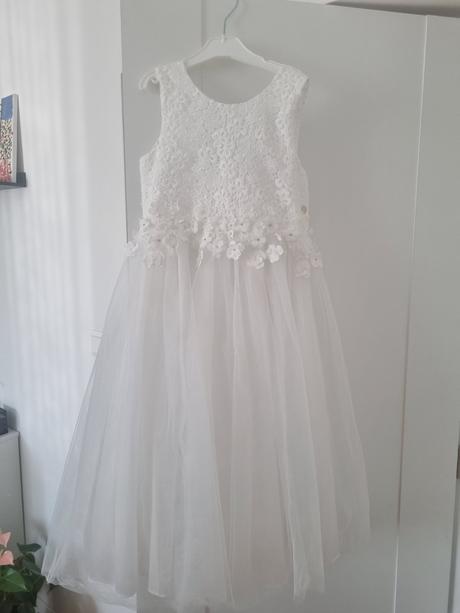 Šaty na 1.sv prijimanie, 134