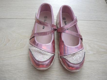 Topánky s čipkou fantastica, 33