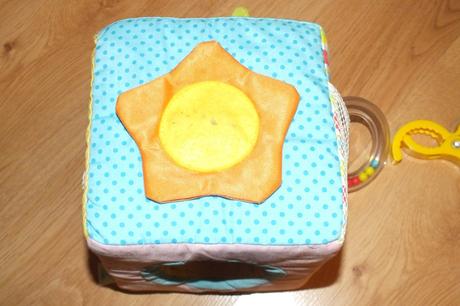 Interaktivne zvukove kocky vyborny stav, 