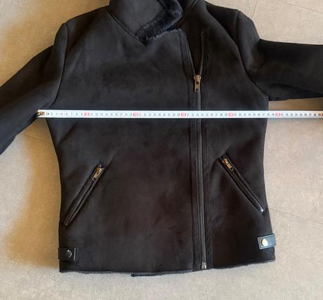 Prechodná  kožušinová biker  bunda, s