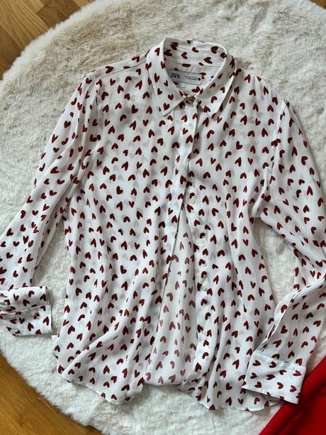 Srdiečková blúzka a červené nohavice zara, zara,s