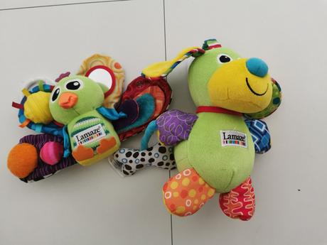 Ineraktivne hracky lamaze,