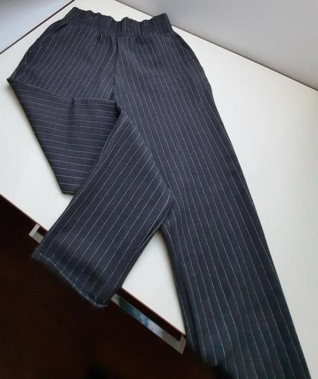 Športovo-elegantný kostým, s