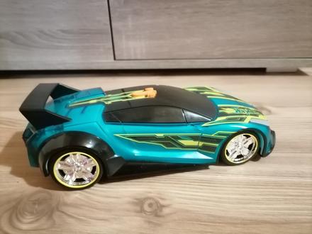 Pretekárske auto hot wheels, 