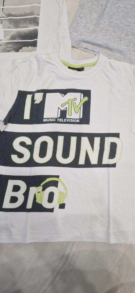 Trička v- 140/146, sinsay,146