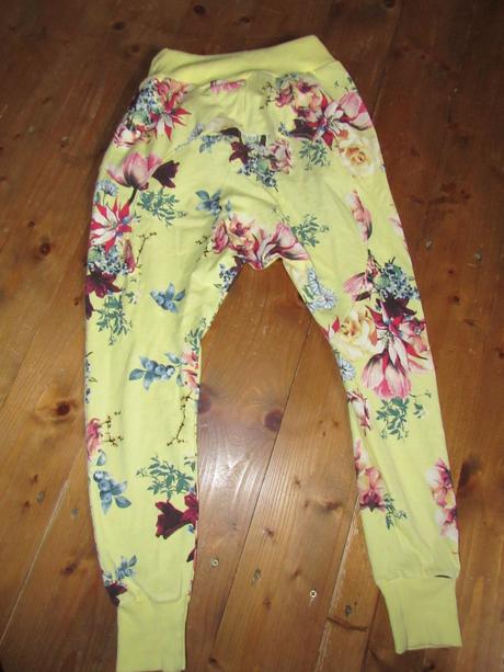 Kvetované pudlákové tepláky, xs