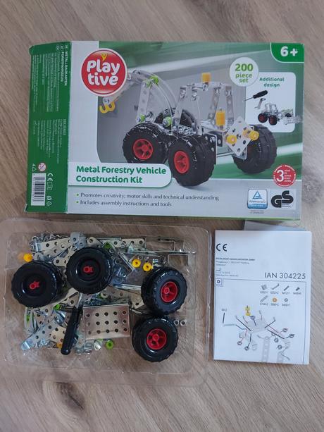 Kovová stavebnica - nakladač dreva/bager, 