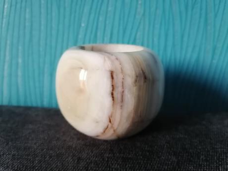 Svietnik prírodný kameň, 