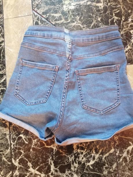 Kratasy riflove dievča, sinsay,158