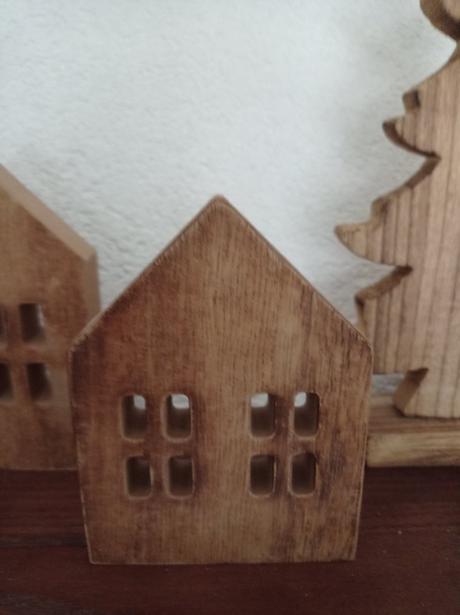 2ks drevene domceky väčší s menší top stav, 