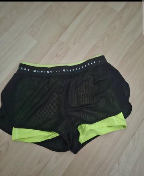 Športové kratasky, s