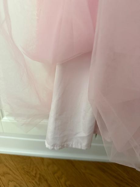 Slavnostne saty bymini, 122