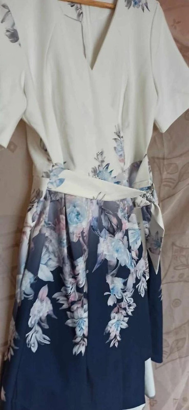 Spoločenské šaty, 44