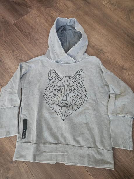 Tenka mikina despacito, 122