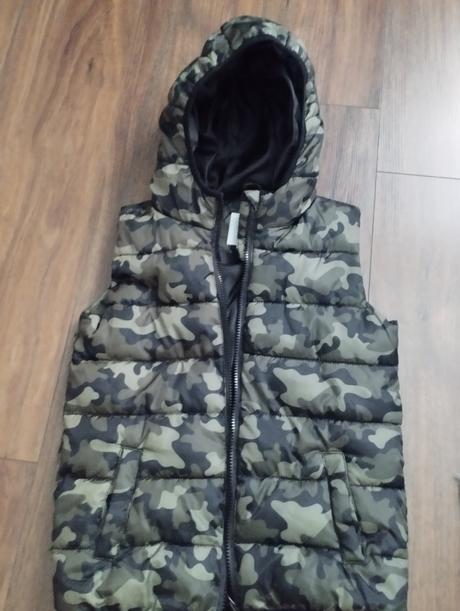 Maskáčová vesta, sinsay,140