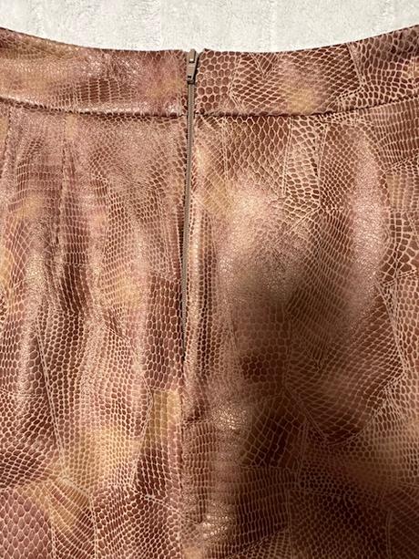 Hnedo-ružová krátka sukňa z eko-kože zn. magenta, l / m