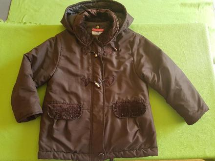 Bunda so zamatovými doplnkami, 128