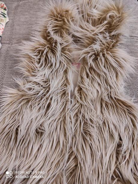 Chlpatá vesta so zipsom a kapucňou, cherokee,116