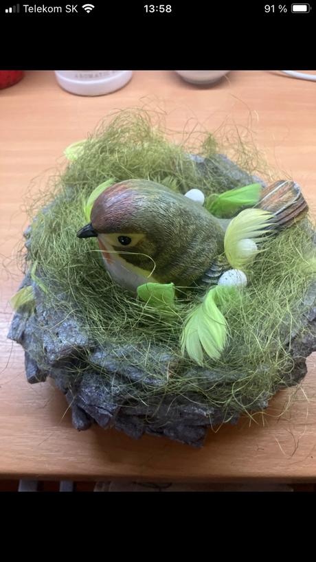 Dekorácia vtáčik v hniezde, 