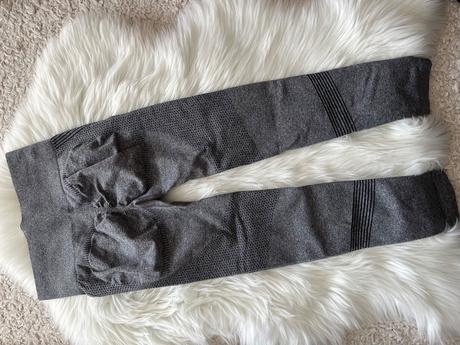 Športové legíny s push up efektom č. s, s