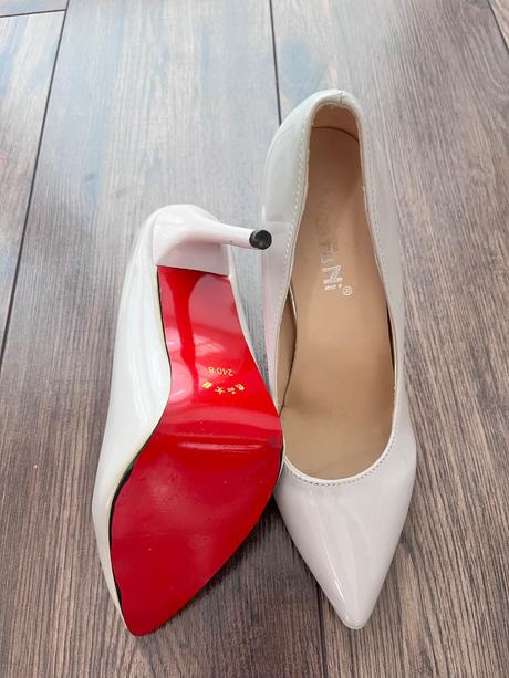 Šedé lodičky s červenou podrážkou, 38