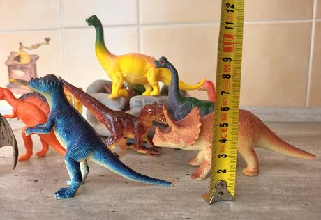 Dinosaury  - 9 kusov - stredná veľkosť, 