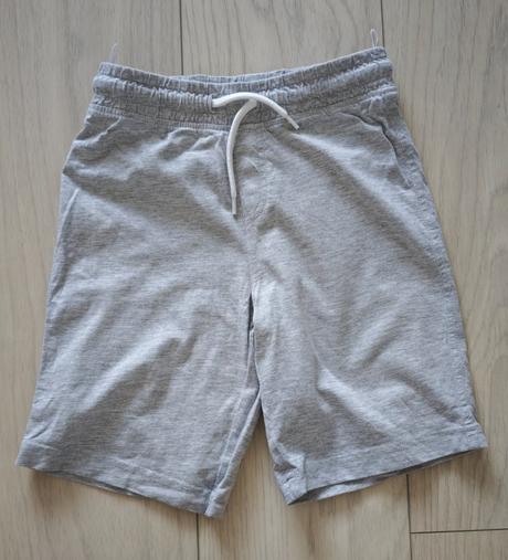 Šortky, c&a,128