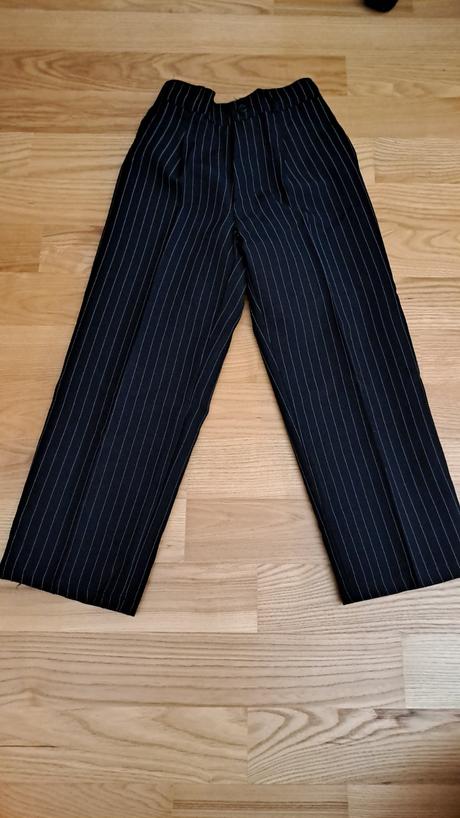 Oblek - 4 časti, 104