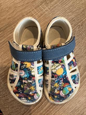 Papucky jonap, jonap,23