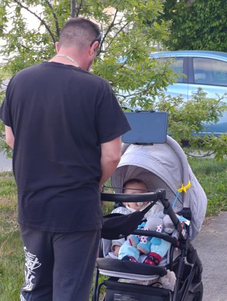 Obrazovky namiesto pozornosti deťom. Aké majú následky?