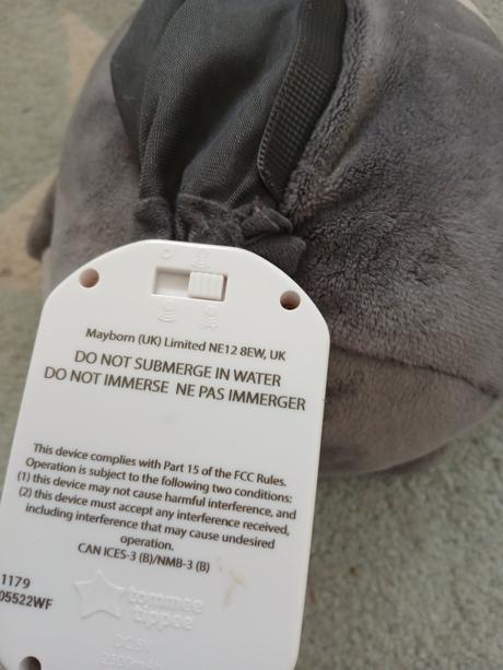 Nocne svetlo a biely sum - uspavacik,