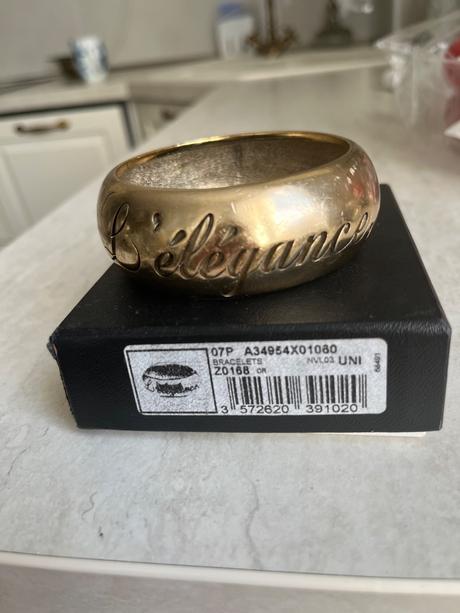 Naramok chanel, chanel