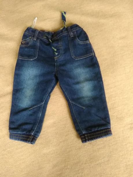 Pohodlné moderné (bielené) rifle, ergee,86