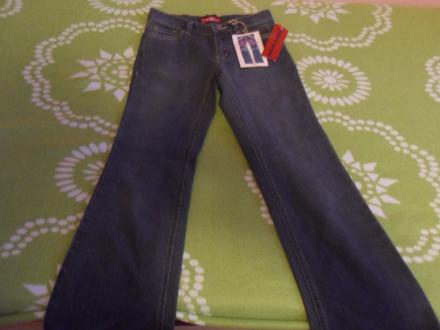 Makkucke rifliky velkost 140 so stitkom 7 eur, 140