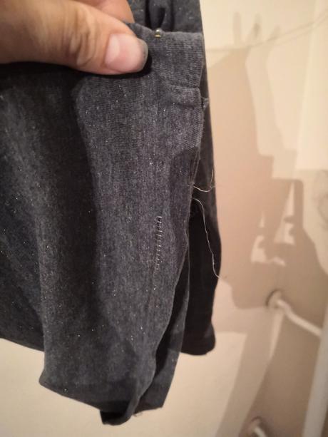 Tričko s kravatou pretkávané zlatou nitkou, next,122