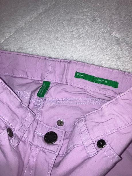 Fialové tenké nohavice, benetton,98