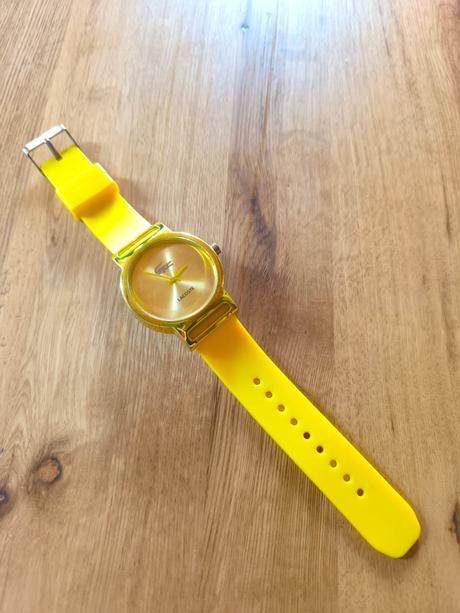 Žlté hodinky lacoste, lacoste