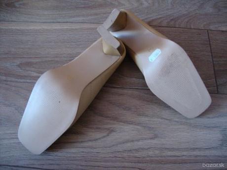 Béžové lodičky pevný podpätok 1x použité, 38