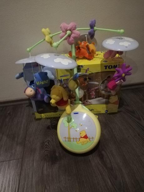 Kolotoč nad postieľku macko pu zn. tomy,