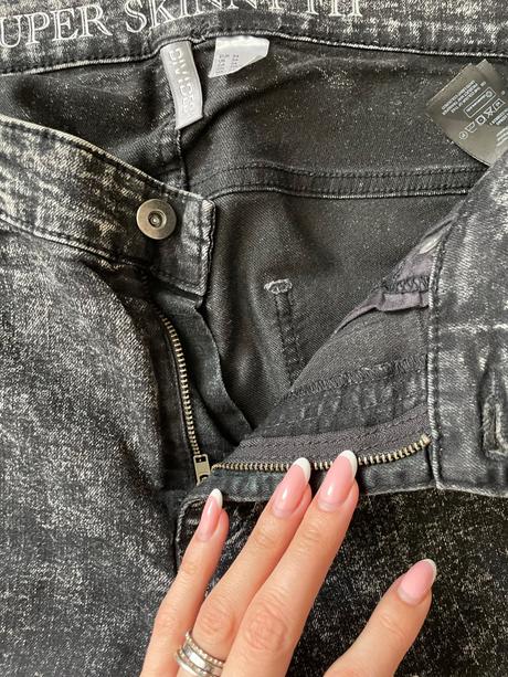 Čiernobiele plesnivé rifle, h&m,34