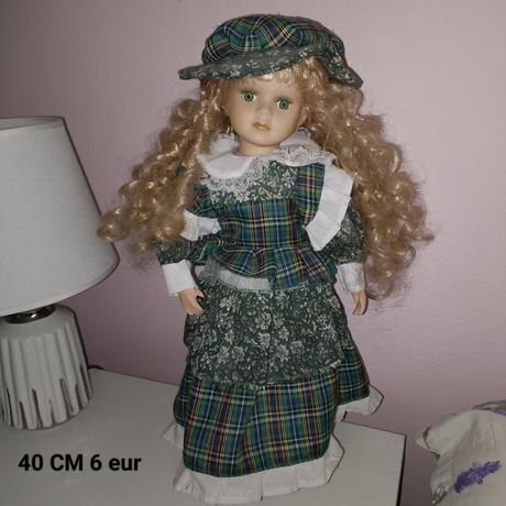 Porcelánová bábika,