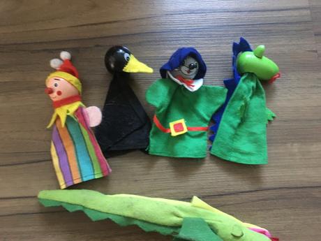 Drevené divadlo a manusky, 