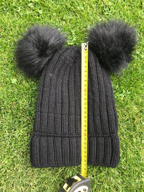 Čierna hrubá čiapka - krásna farba,