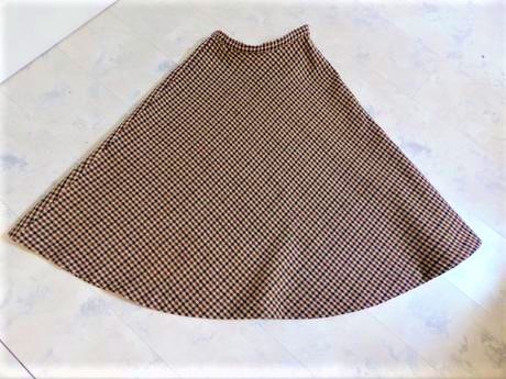 Hrubá zvonová teplá sukňa, m