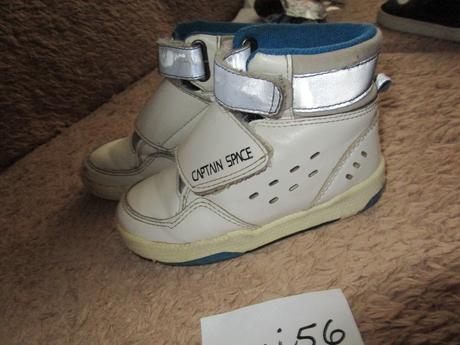 2940. svietiace botasky celé, 25