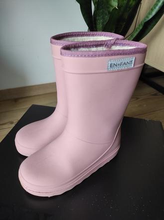 En fant zateplené gumáky, en fant,25