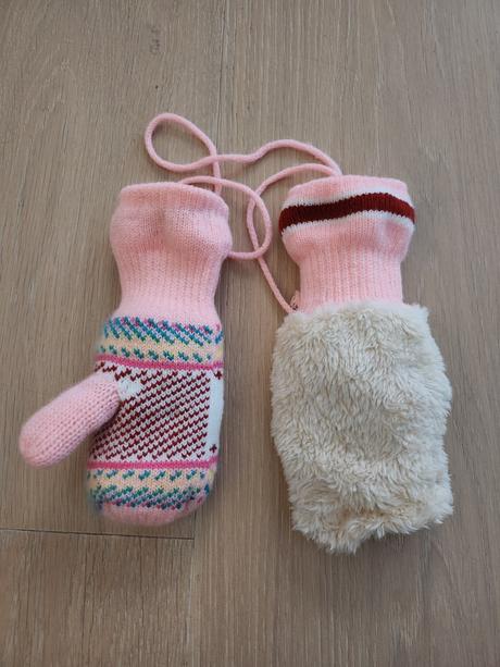 Teplejšie rukavice so šnúrkou, 104