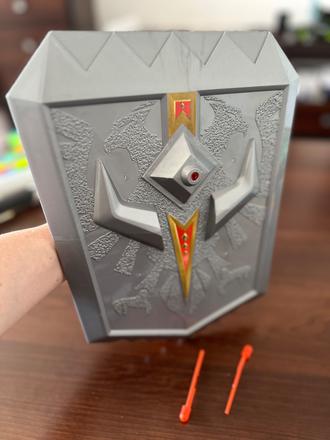 Štít, ktorý strieľa, 